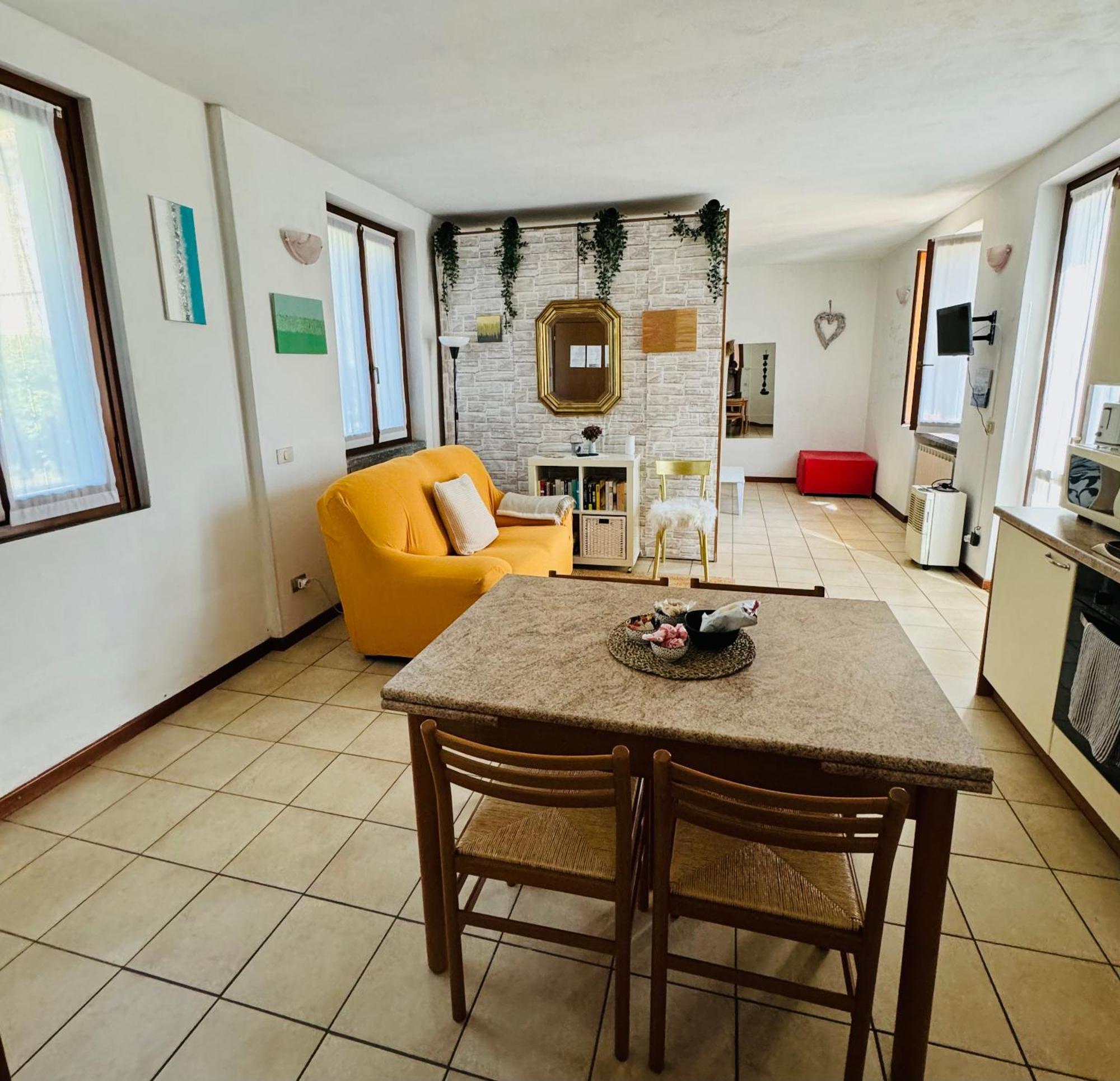 Casa Nonna Elide Διαμέρισμα Besozzo Εξωτερικό φωτογραφία